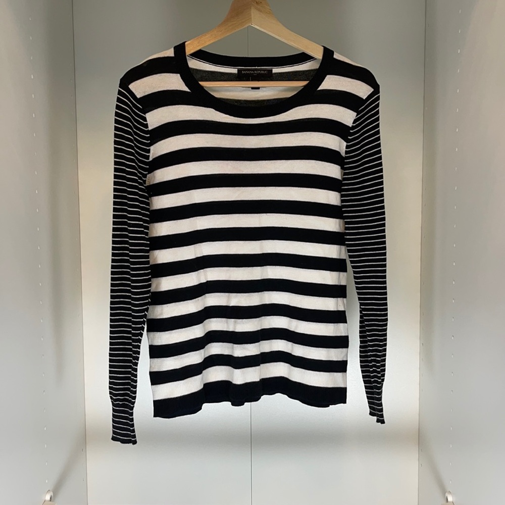 Banana Republic Striped Thin Sweater Size Petite M